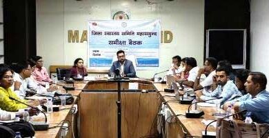 मानवीय संवेदना के साथ मरीजों का उपचार करें : कलेक्टर