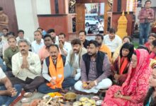 प्रदेश अध्यक्ष किरण देव सिंह के उत्तम स्वास्थ्य एवं दीर्घायु हेतु मां काली आकाशवाणी मंदिर में विशेष पूजा-अर्चना