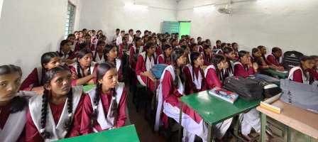 ऑनलाइन सुरक्षा का मजबूत कवच : बालिकाओं को साइबर सुरक्षा, कानूनी अधिकार और आत्मरक्षा की दी गई जानकारी ऑनलाइन सुरक्षा का मजबूत कवच : बालिकाओं को साइबर सुरक्षा, कानूनी अधिकार और आत्मरक्षा की दी गई जानकारी