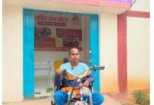बैटरी चालित ट्राइसाइकिल से बदली जिंदगी: मोहला के हितग्राही श्री नर्मेश बने आत्मनिर्भरता की मिसाल