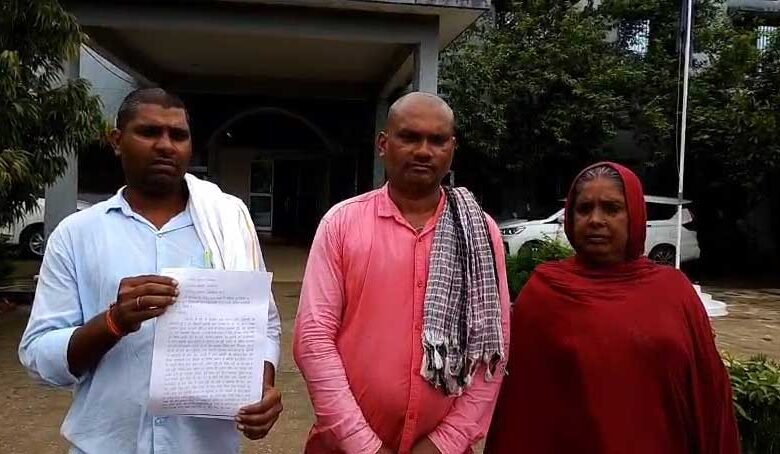 जुनवानी हत्याकांड में नया मोड़, पीड़ित परिवार ने CBI जांच और नार्कोटेस्ट की उठाई मांग जुनवानी हत्याकांड में नया मोड़, पीड़ित परिवार ने CBI जांच और नार्कोटेस्ट की उठाई मांग