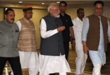 सरकार की पहली प्राथमिकता छात्रों का भविष्य सुरक्षित रखना : मोदी