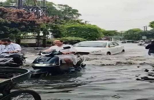 देश भर में मानसून का प्रचंड रूप, कई राज्यों में स्कूल बंद