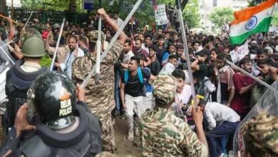 जंतर मंतर पर बड़ा हड़कंप, जानिए किसकी अचानक बिगड़ी तबीयत