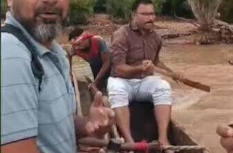 उफनती कोटरी नदी पार कर बच्चों को पढ़ाने पहुंच रहे शिक्षक, हर दिन दांव पर लग रही जान