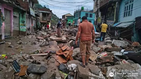 दो दिनों में तीसरी बार बाढ़, डोडा के लोगों के लिए क्यों बनी मुसीबत? दो दिनों में तीसरी बार बाढ़, डोडा के लोगों के लिए क्यों बनी मुसीबत?