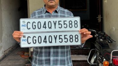 परिवहन सुविधा केंद्र मे उपभोक्ता के साथ लूट खेल पूरा पैसा लेकर भी नहीं दे रहे सुविधा