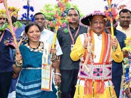 लोक कलाकारों के सम्मान और आर्थिक सशक्तीकरण के लिए राज्य सरकार पूरी प्रतिबद्धता के साथ कार्य कर रही है : राजेश अग्रवाल लोक कलाकारों के सम्मान और आर्थिक सशक्तीकरण के लिए राज्य सरकार पूरी प्रतिबद्धता के साथ कार्य कर रही है : राजेश अग्रवाल