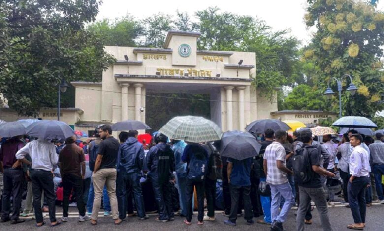 झारखंड में 22 सरकारी परीक्षाएं रद्द, 2394 अधिकारी-कर्मचारी हाईकोर्ट पहुंचे