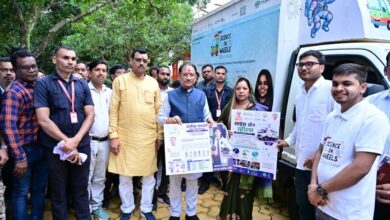 मुख्यमंत्री ने ‘साइंस ऑन व्हील्स’ को दिखाई हरी झंडी, अब स्कूलों तक पहुंचेगी प्रयोगों की चलती-फिरती विज्ञानशाला