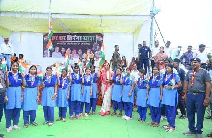 मंत्री लक्ष्मी राजवाड़े के नेतृत्व में सूरजपुर जिले में निकलीं भव्य तिरंगा यात्राएं मंत्री लक्ष्मी राजवाड़े के नेतृत्व में सूरजपुर जिले में निकलीं भव्य तिरंगा यात्राएं