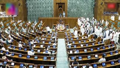 संसद में गतिरोध: सरकार का प्रयास विफल, विपक्ष ने पीएम मोदी और अमित शाह से मांगा जवाब संसद में गतिरोध: सरकार का प्रयास विफल, विपक्ष ने पीएम मोदी और अमित शाह से मांगा जवाब