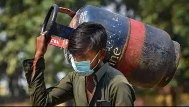 कमर्शियल LPG सिलेंडर की कीमतों में 200 रुपये से ज्यादा की कटौती
