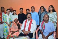 तीन बहनों ने एक साथ पास की नीट परीक्षा, डिप्टी सीएम शर्मा ने घर पहुंचकर दी बधाई