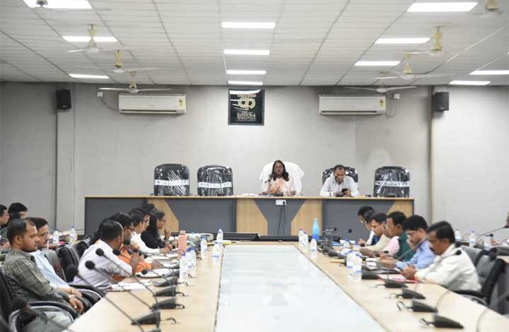 सेवा सेतु और सीएम हेल्पलाइन के आवेदनों के गुणवत्तापूर्ण व समयबद्ध निराकरण करें : कलेक्टर