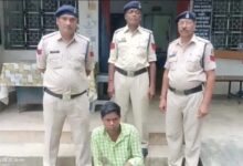 पत्नी की हत्या के बाद तमिलनाडु भागा आरोपी: 4 महीने से था फरार, गांव लौटते ही पुलिस ने दबोचा; पत्थर-डंडा बरामद