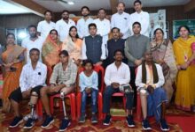 सेवा संकल्प अभियान : बलौदाबाजार में राजस्व मंत्री टंक राम वर्मा ने दिव्यांगजनों को बांटे सहायक उपकरण