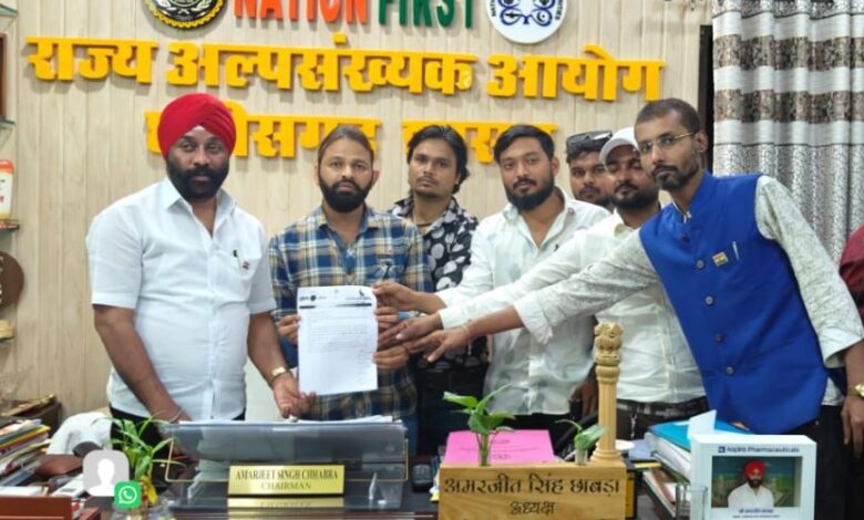 गुजराती स्कूल मामले में हुसैनी सेना का विरोध, प्राचार्य समेत जिम्मेदारों पर कार्रवाई की मांग