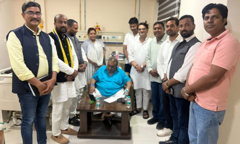 जगतगुरु गद्दीनशीन गिरौधपुरी धाम विजय कुमार गुरु जी से प्रदेश प्रभारी मुकेश अहलावत सहित आप नेताओं ने की सौजन्य मुलाकात जगतगुरु गद्दीनशीन गिरौधपुरी धाम विजय कुमार गुरु जी से प्रदेश प्रभारी मुकेश अहलावत सहित आप नेताओं ने की सौजन्य मुलाकात
