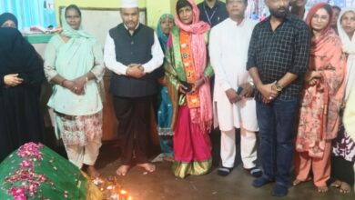 शमा भारती के नेतृत्व में मोदी के जन्मदिन पर दरगाह शरीफ में मांगी गई दुआ