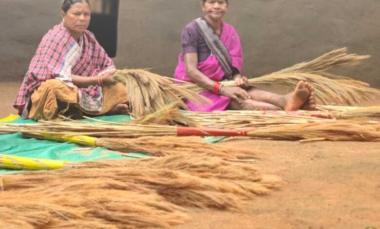 अबुझमाड़ की महिलाओं ने बदली तकदीर, जंगलों से निकलकर स्वावलंबन की राह पर बढ़े कदम