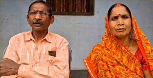 सेवा की कहानी : बढ़ई कामेश्वर प्रजापति को श्रमिक पेंशन से मिला आर्थिक संबल सेवा की कहानी : बढ़ई कामेश्वर प्रजापति को श्रमिक पेंशन से मिला आर्थिक संबल