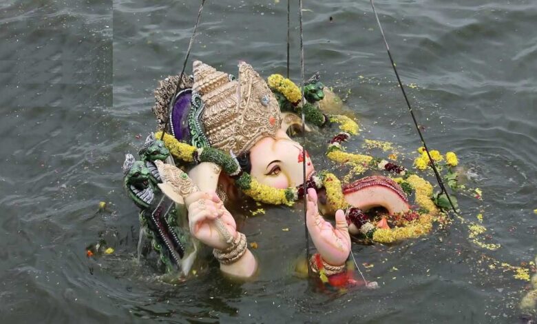 खारून नदी का बढ़ा जलस्तर, महादेव घाट के विसर्जन कुंड में मूर्ति विसर्जन पर रोक
