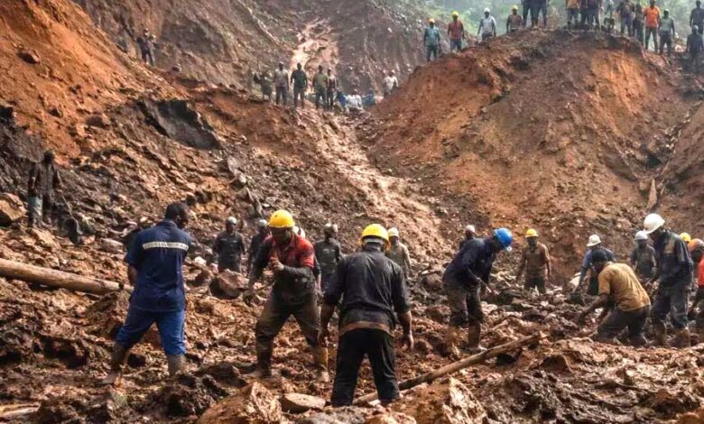 कोलंबिया की अवैध सोने की खदान में भूस्खलन से बड़ा हादसा, 14 लोगों की मौत और 7 घायल; बचाव अभियान खत्म कोलंबिया की अवैध सोने की खदान में भूस्खलन से बड़ा हादसा, 14 लोगों की मौत और 7 घायल; बचाव अभियान खत्म