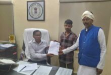 सेवा सेतु पोर्टल से घर बैठे मिला विवाह प्रमाण पत्र, नगरी के राज साहू को सरकारी प्रक्रिया से मिली राहत