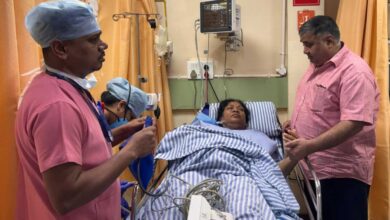 पर्यटन मंत्री राजेश अग्रवाल ने विधायक रायमुनि भगत से की मुलाकात, स्वास्थ्य का जाना हाल