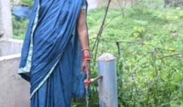 जल जीवन मिशन से बदली भगवती श्रीवास की दिनचर्या, घर में नल से पानी मिलने पर मिली राहत