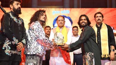 रायपुर में गरबा महोत्सवों में शामिल हुए CM विष्णुदेव साय, बोले- मातृशक्ति का सम्मान और सशक्तिकरण सरकार की सर्वोच्च प्राथमिकता