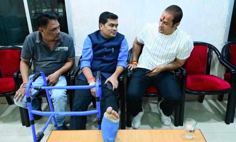 पूर्व विधायक विकास उपाध्याय ने रायपुर प्रेस क्लब पहुंचकर अध्यक्ष मोहन तिवारी से की मुलाकात