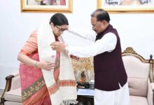 छत्तीसगढ़ दौरे पर स्मृति ईरानी, CM विष्णुदेव साय और डॉ. रमन सिंह से की मुलाकात