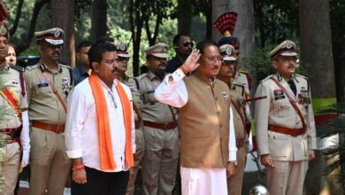 पुलिस स्मृति दिवस पर शहीद जवानों को नमन, मुख्यमंत्री ने परिजनों का किया सम्मान