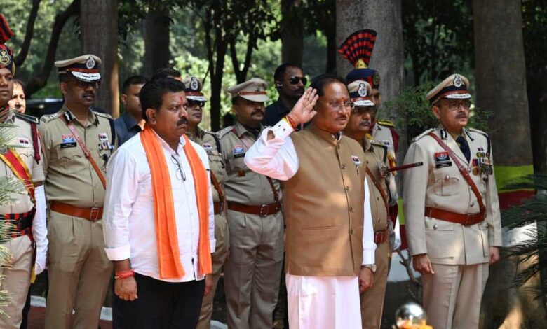 पुलिस स्मृति दिवस पर शहीद जवानों को नमन, मुख्यमंत्री ने परिजनों का किया सम्मान