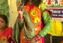 भाजपा महिला मोर्चा रायपुर शहर जिला मीडिया प्रभारी शमा भारती ने सेवा संकल्प अभियान के तहत आंगनबाड़ी केंद्रों में किया संवाद