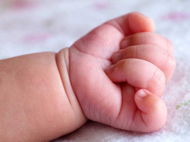 भिवानी में डेढ़ साल के बच्चे की संदिग्ध परिस्थितियों में मौत, घर में मिला शव; जांच में जुटी पुलिस भिवानी में डेढ़ साल के बच्चे की संदिग्ध परिस्थितियों में मौत, घर में मिला शव; जांच में जुटी पुलिस