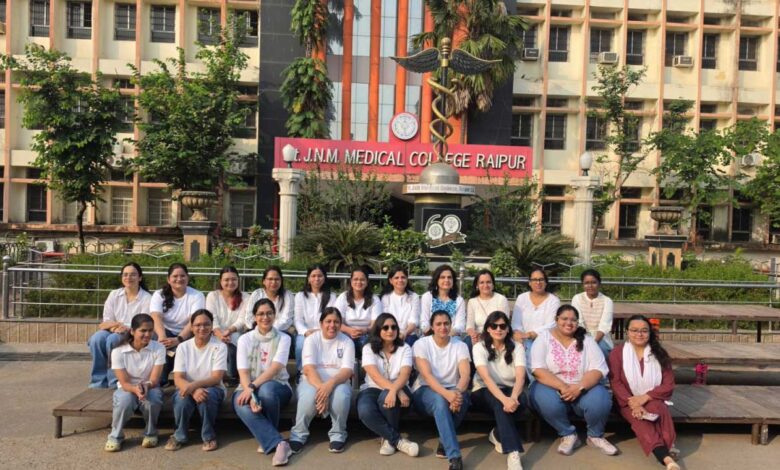 विश्व एनेस्थीसिया दिवस पर रायपुर में जागरूकता अभियान, CPR प्रशिक्षण से लेकर वॉकाथॉन तक हुए आयोजन विश्व एनेस्थीसिया दिवस पर रायपुर में जागरूकता अभियान, CPR प्रशिक्षण से लेकर वॉकाथॉन तक हुए आयोजन