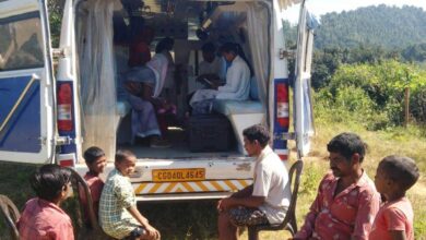 बलरामपुर के दूरस्थ गांवों में पहुंची स्वास्थ्य सेवाएं, मोबाइल मेडिकल यूनिट से ग्रामीणों की हुई जांच