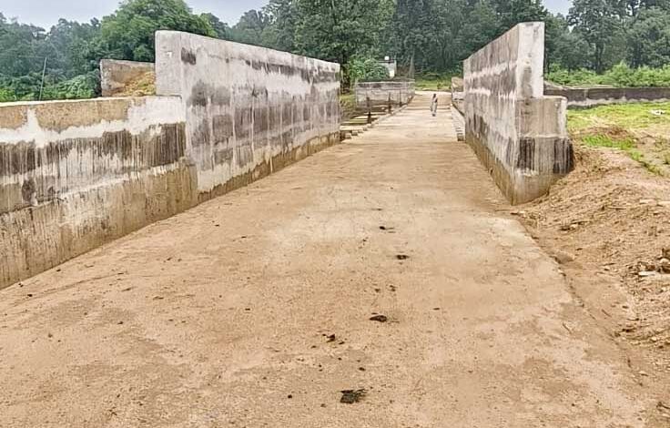 जशपुर के कपरी नाला में 2.97 करोड़ का स्टॉप डैम अंतिम चरण में, 150 हेक्टेयर खेतों को मिलेगा पानी जशपुर के कपरी नाला में 2.97 करोड़ का स्टॉप डैम अंतिम चरण में, 150 हेक्टेयर खेतों को मिलेगा पानी